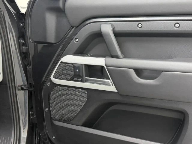 2024 Land Rover Defender L663 - Image 19 of 31