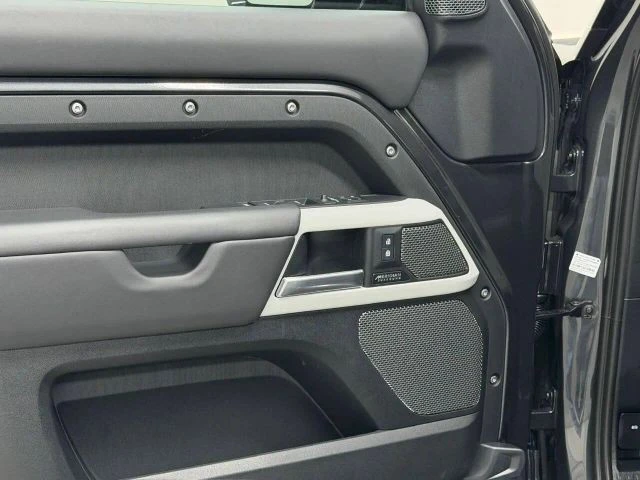 2024 Land Rover Defender L663 - Image 21 of 31
