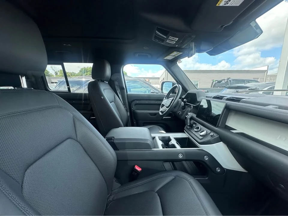 2024 Land Rover Defender L663 - Image 16 of 17