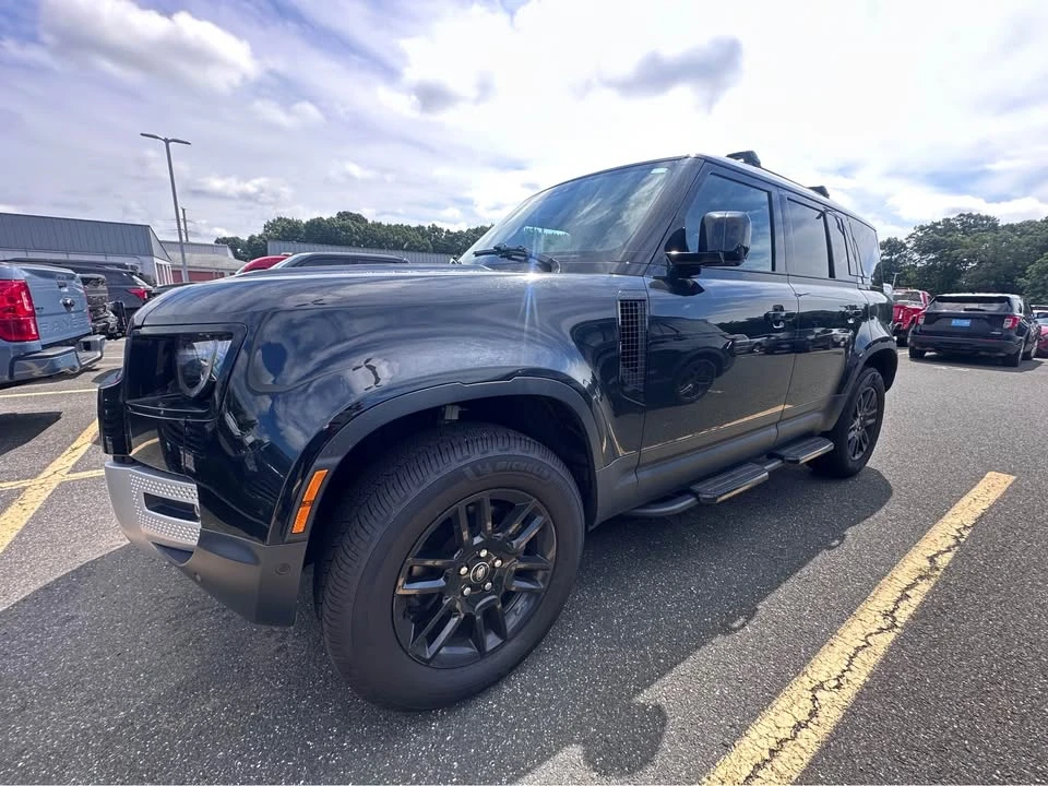 2024 Land Rover Defender L663 - Image 5 of 17