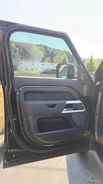 2024 Land Rover Defender L663 - Image 7 of 17