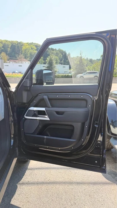 2024 Land Rover Defender L663 - Image 15 of 17