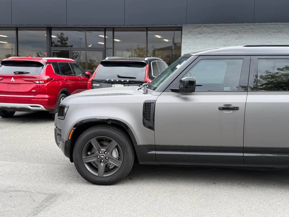 2024 Land Rover Defender L663 - Image 2 of 18