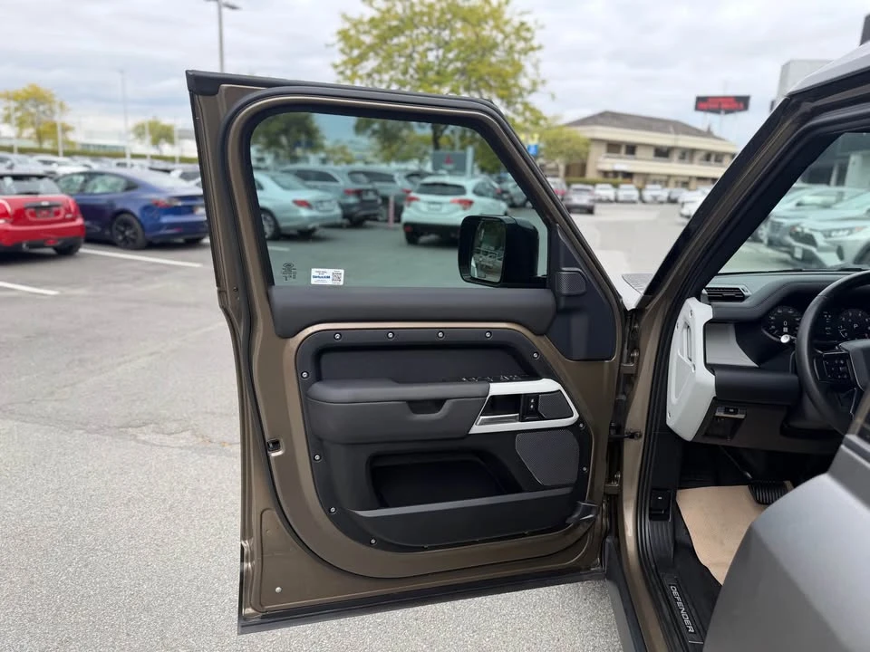 2024 Land Rover Defender L663 - Image 11 of 18