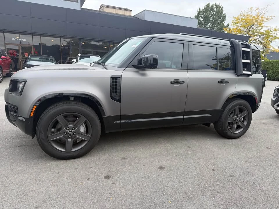 2024 Land Rover Defender L663 - Image 2 of 8