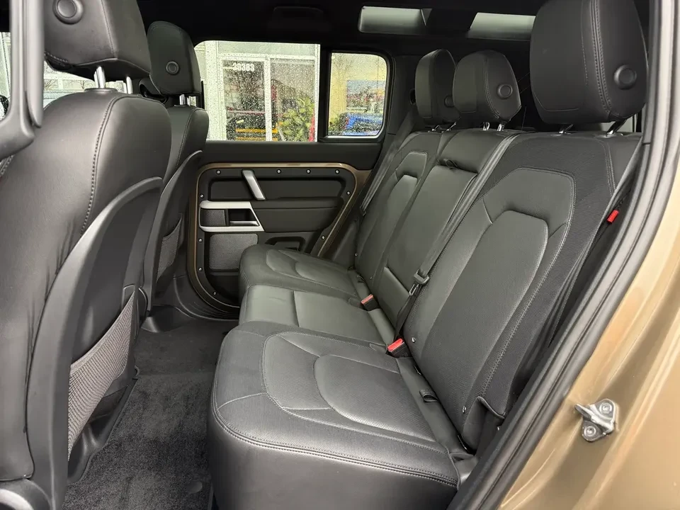 2024 Land Rover Defender L663 - Image 8 of 16