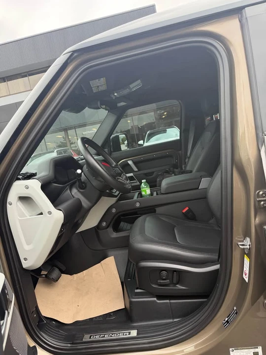 2024 Land Rover Defender L663 - Image 7 of 8