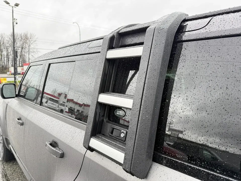 2024 Land Rover Defender L663 - Image 9 of 16