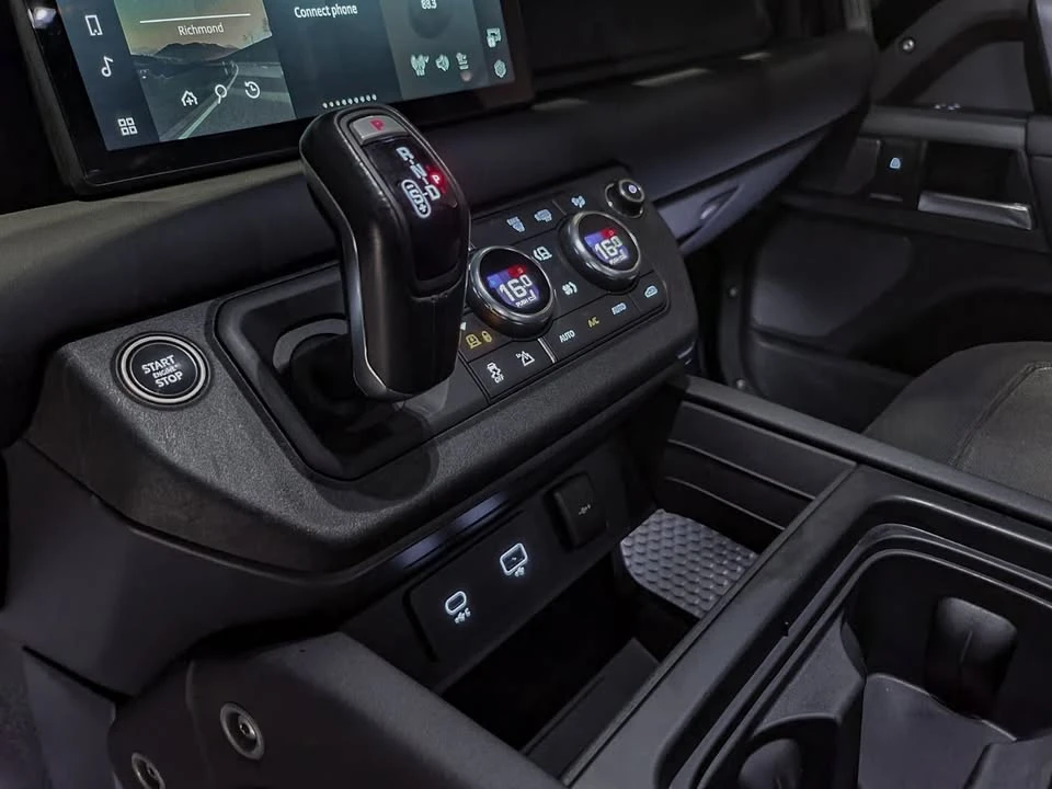 2024 Land Rover Defender L663 - Image 14 of 19