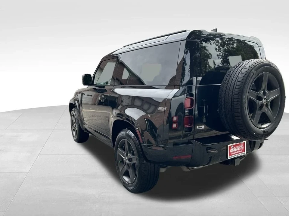 2024 Land Rover Defender L663 - Image 3 of 12