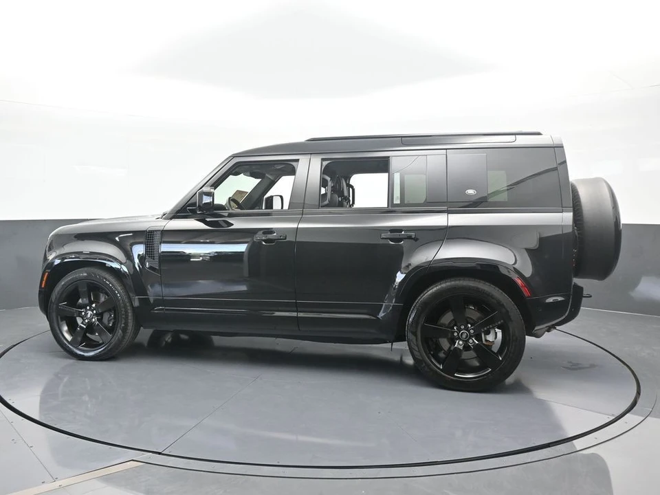 2024 Land Rover Defender L663 - Image 3 of 12
