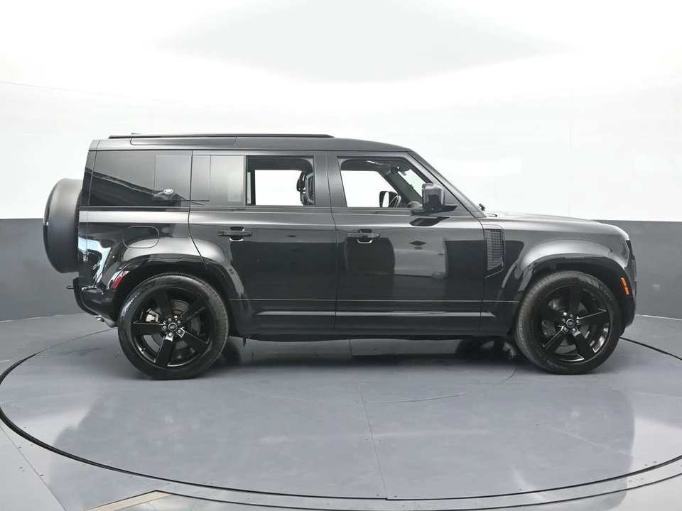 2024 Land Rover Defender L663 - Image 7 of 12