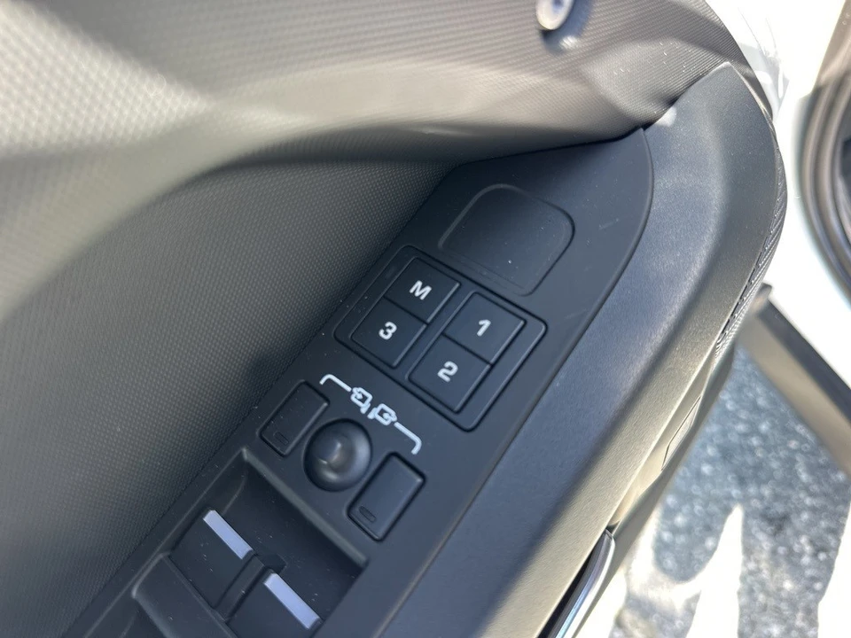 2024 Land Rover Defender L663 - Image 11 of 12