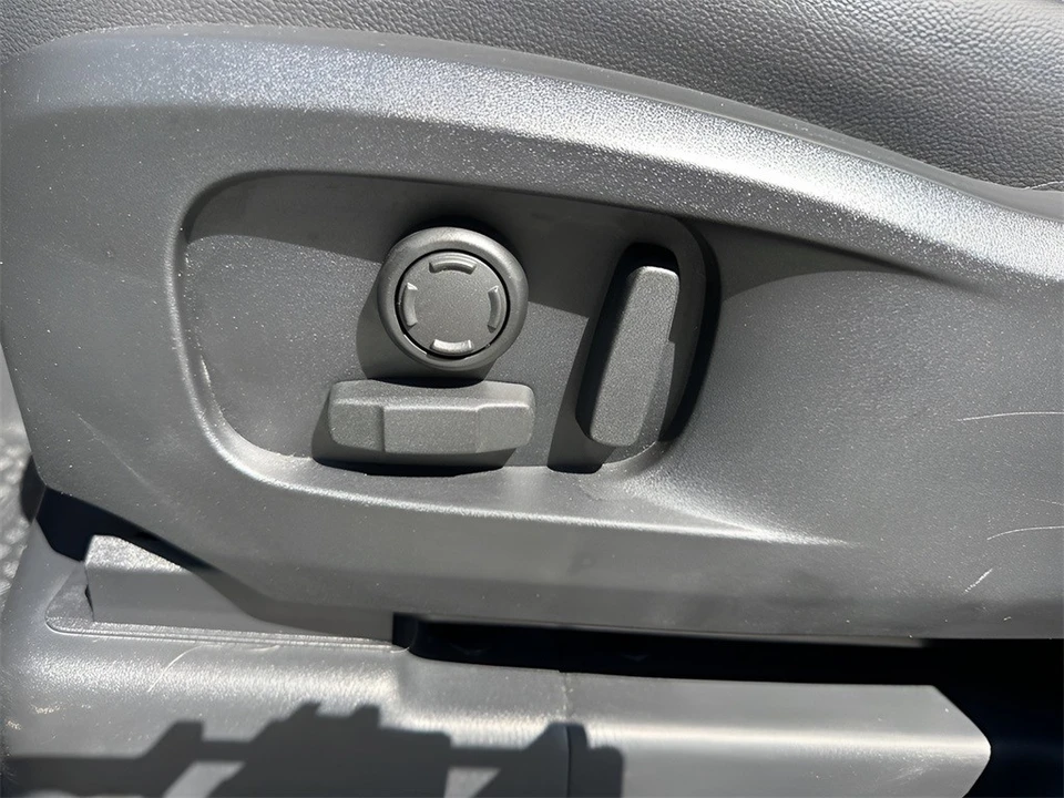 2024 Land Rover Defender L663 - Image 10 of 12