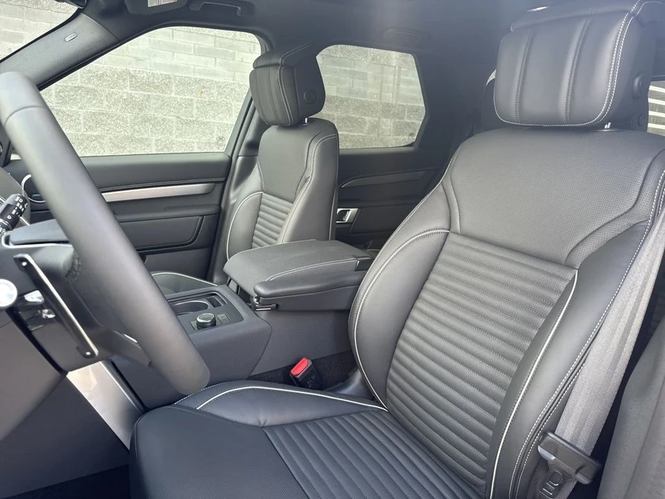 2024 Land Rover Discovery 5th Gen - Image 11 of 12