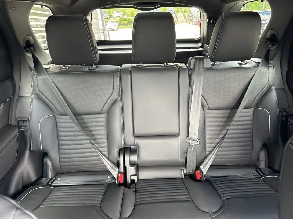 2024 Land Rover Discovery 5th Gen - Image 12 of 12