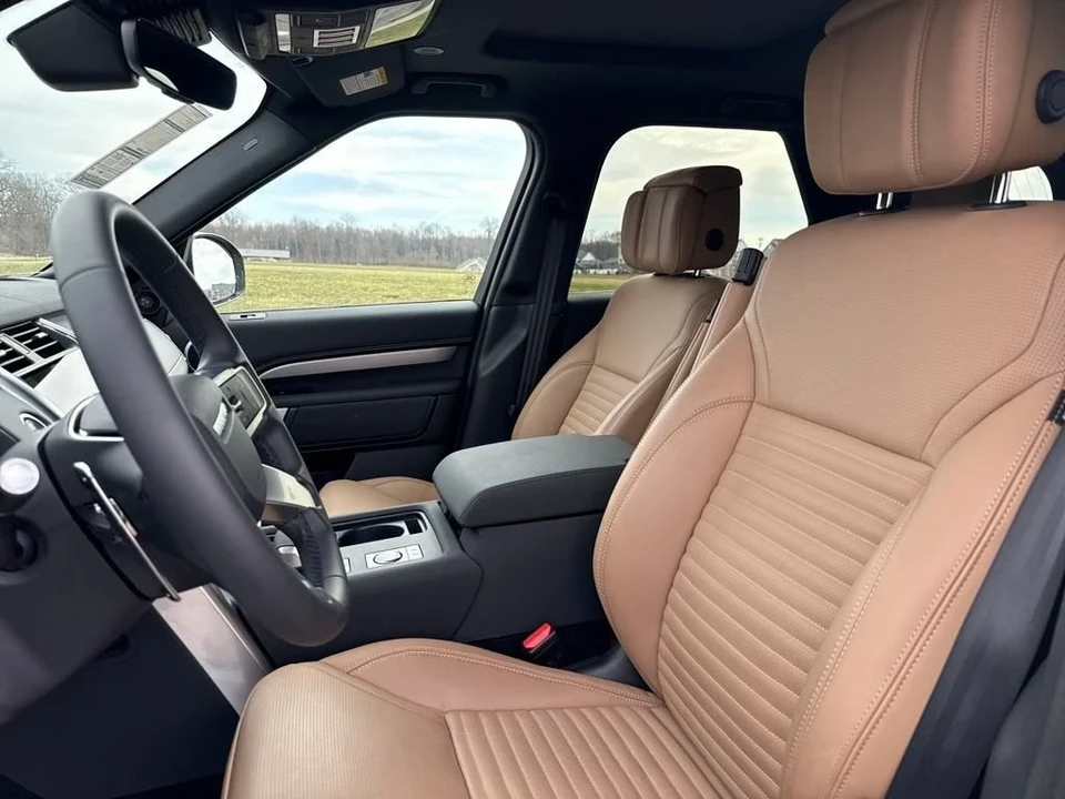 2024 Land Rover Discovery 5th Gen - Image 11 of 12