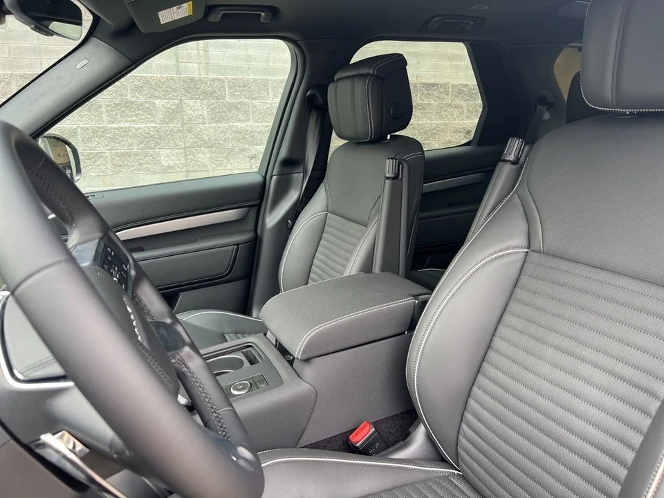 2024 Land Rover Discovery 5th Gen - Image 10 of 12