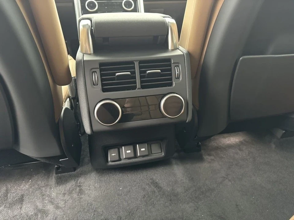 2024 Land Rover Discovery 5th Gen - Image 12 of 12