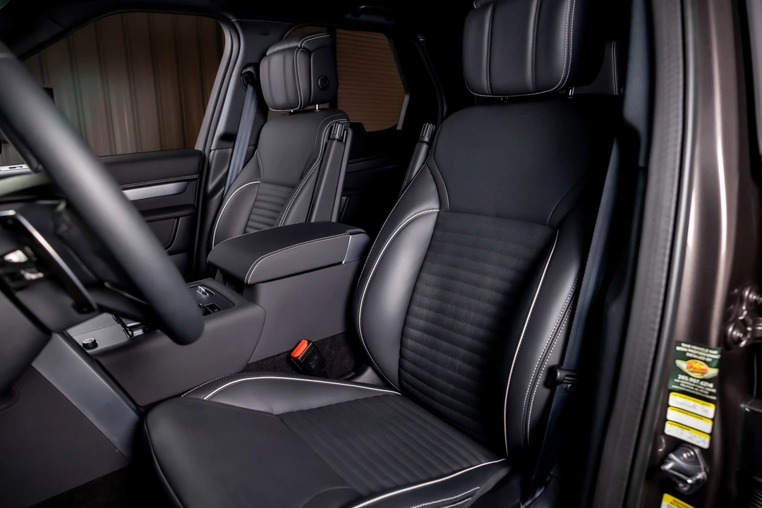 2024 Land Rover Discovery 5th Gen - Image 5 of 12