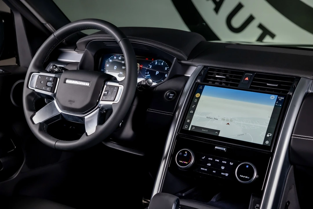 2024 Land Rover Discovery 5th Gen - Image 16 of 21