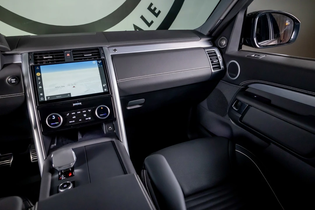 2024 Land Rover Discovery 5th Gen - Image 8 of 12