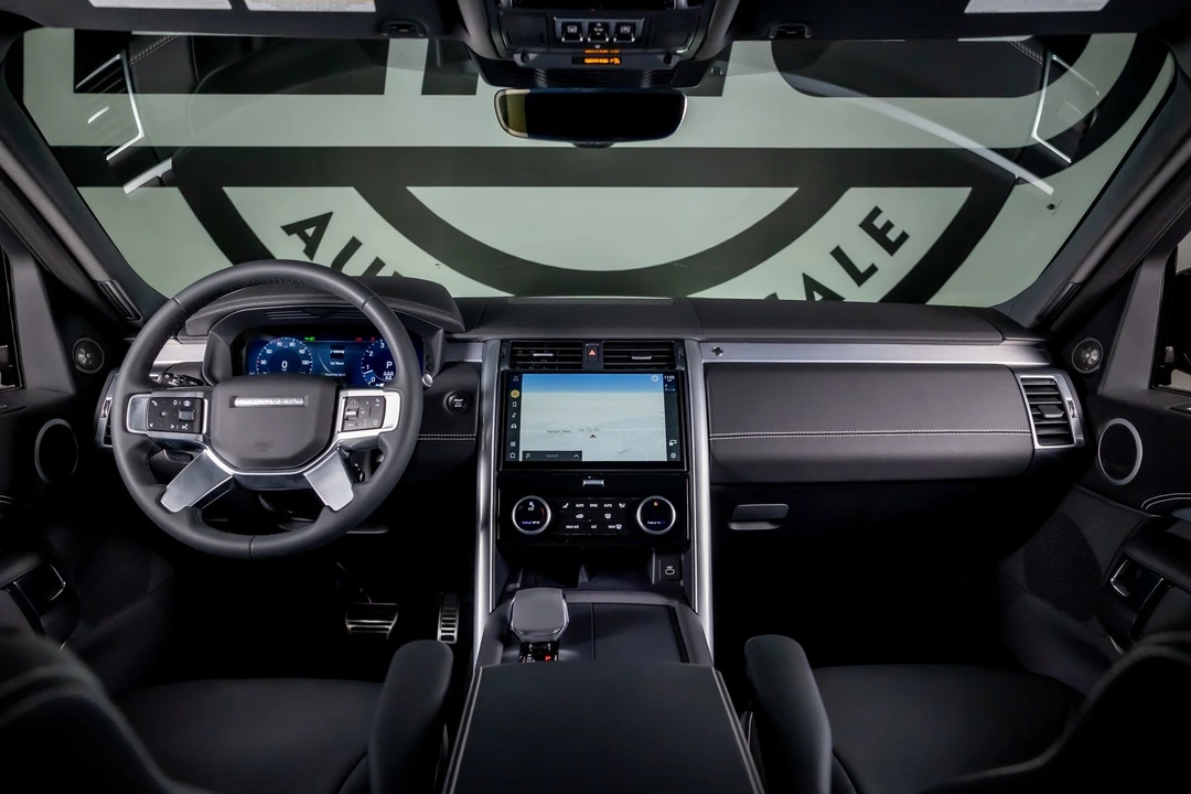 2024 Land Rover Discovery 5th Gen - Image 2 of 12