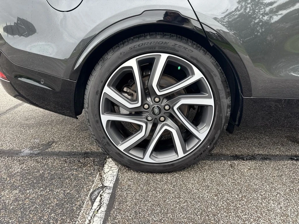 2024 Land Rover Discovery 5th Gen - Image 5 of 12