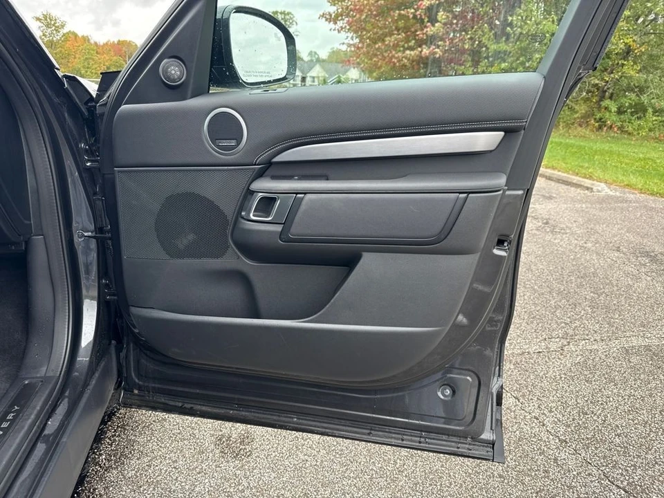 2024 Land Rover Discovery 5th Gen - Image 12 of 12