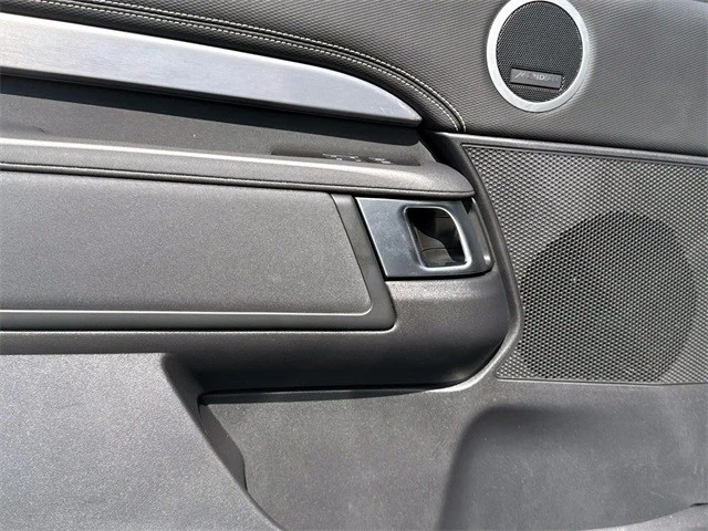2024 Land Rover Discovery 5th Gen - Image 15 of 21