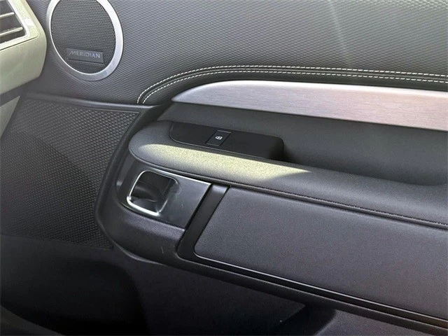 2024 Land Rover Discovery 5th Gen - Image 19 of 21