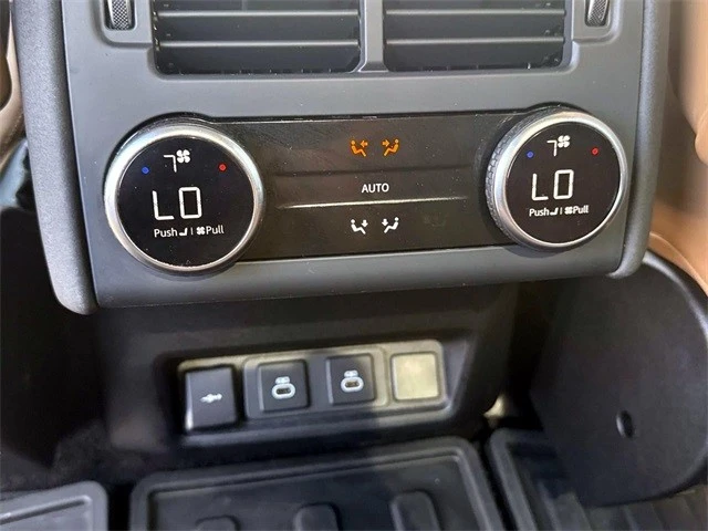 2024 Land Rover Discovery 5th Gen - Image 14 of 21