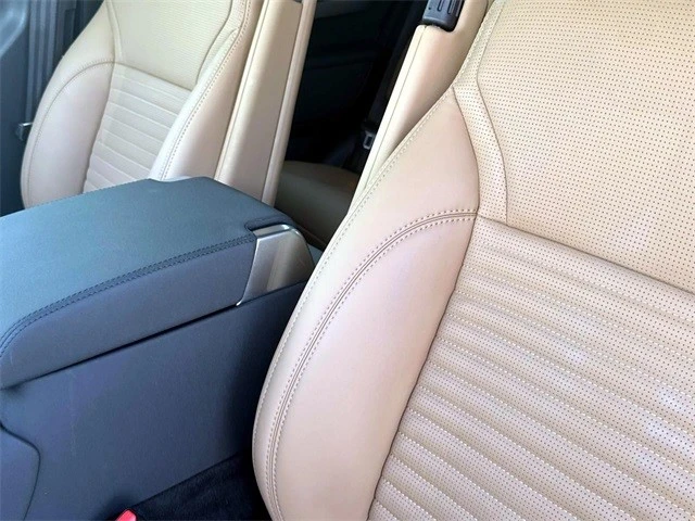 2024 Land Rover Discovery 5th Gen - Image 18 of 21