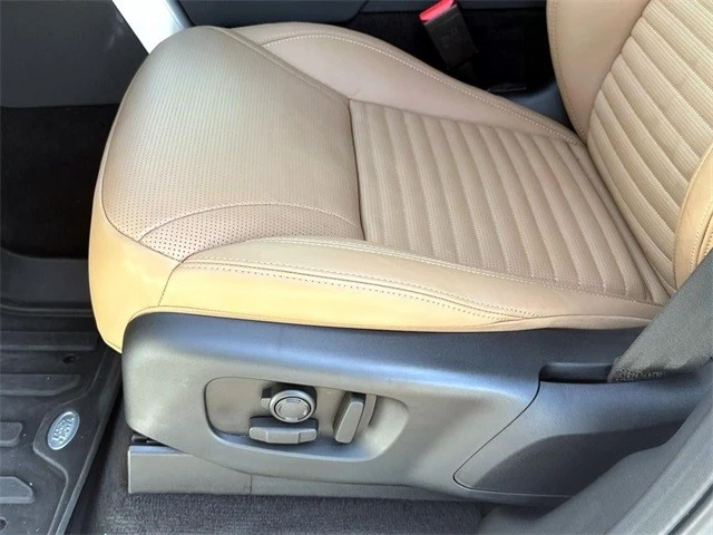 2024 Land Rover Discovery 5th Gen - Image 17 of 21