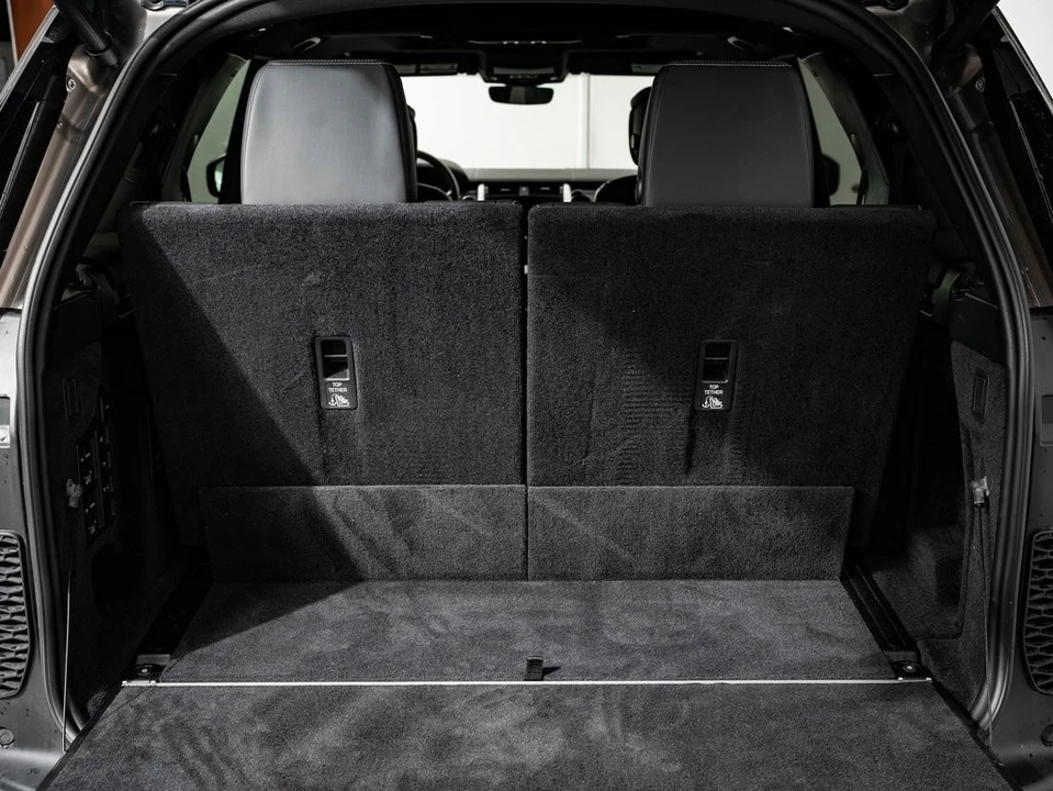 2024 Land Rover Discovery 5th Gen - Image 18 of 21