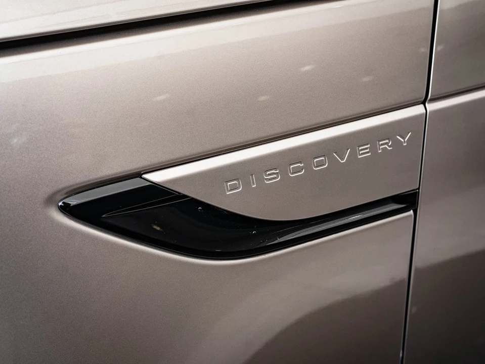 2024 Land Rover Discovery 5th Gen - Image 16 of 21