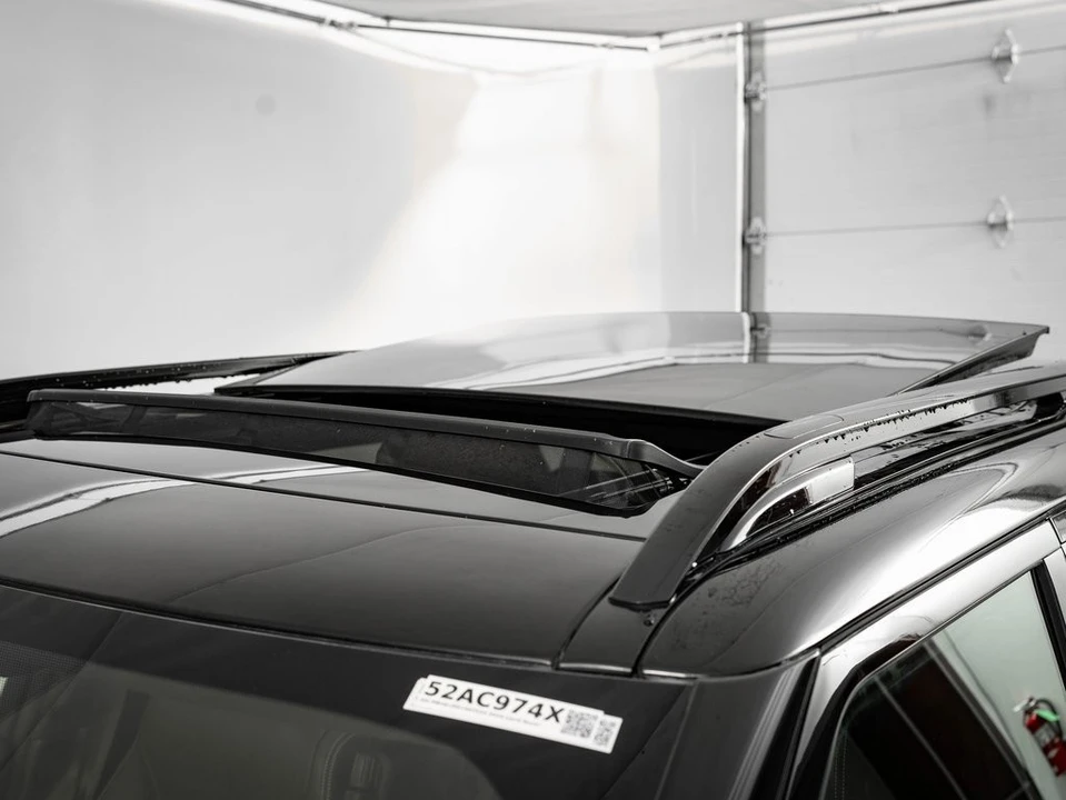 2024 Land Rover Discovery 5th Gen - Image 14 of 21