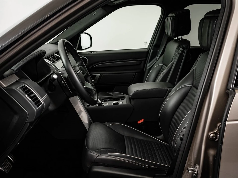 2024 Land Rover Discovery 5th Gen - Image 20 of 21