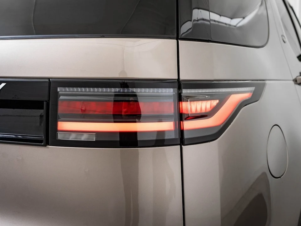 2024 Land Rover Discovery 5th Gen - Image 9 of 21