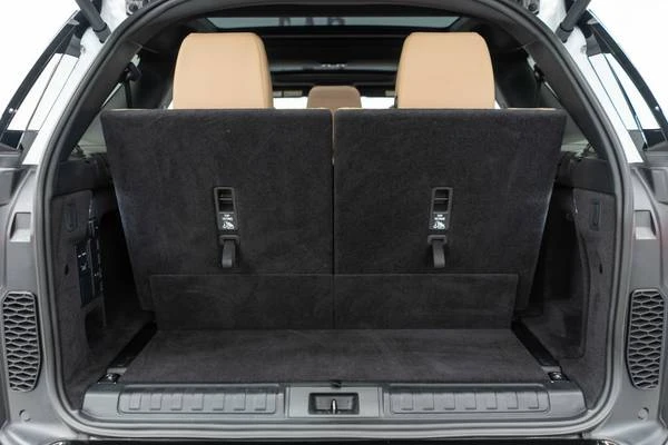 2024 Land Rover Discovery 5th Gen - Image 19 of 21