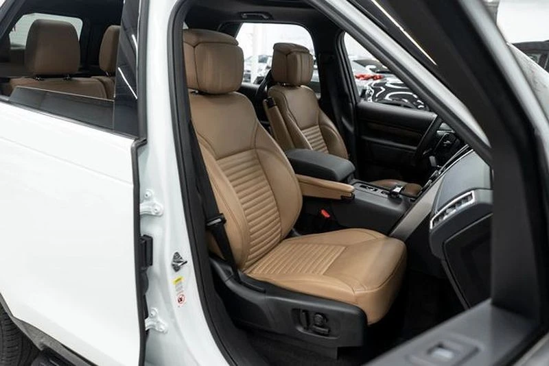 2024 Land Rover Discovery 5th Gen - Image 11 of 12