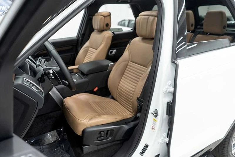 2024 Land Rover Discovery 5th Gen - Image 9 of 12