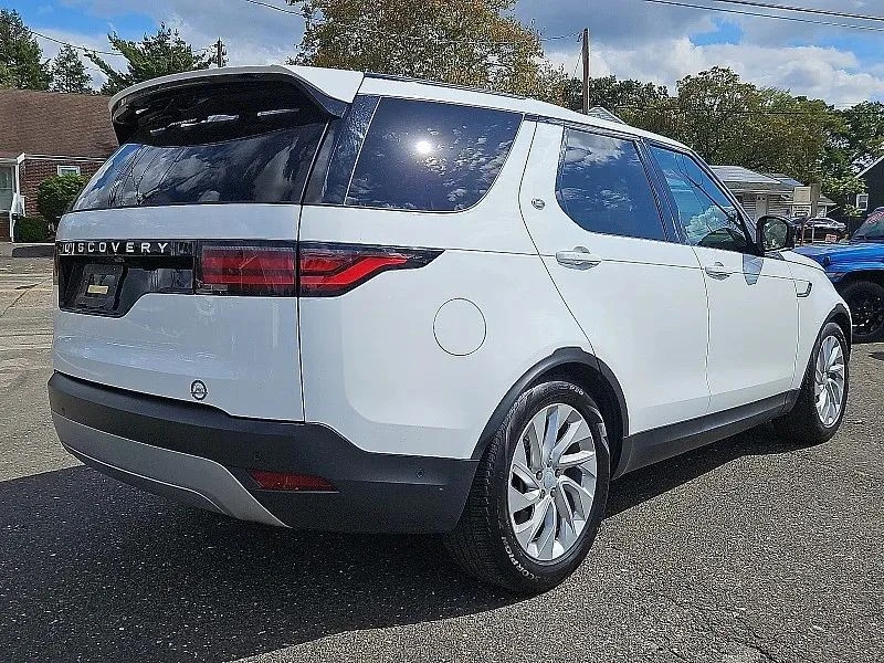 2024 Land Rover Discovery 5th Gen - Image 7 of 12