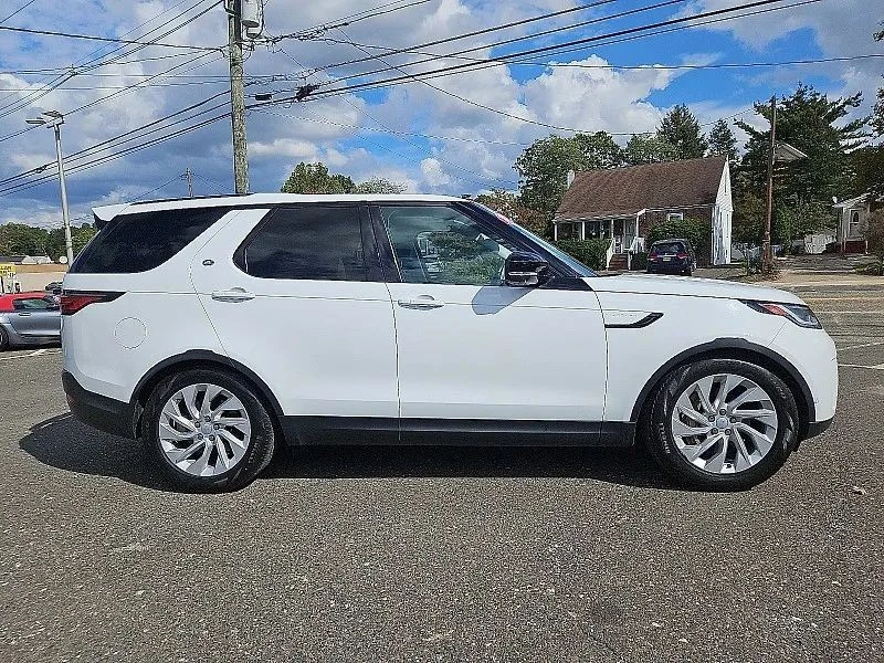 2024 Land Rover Discovery 5th Gen - Image 8 of 12