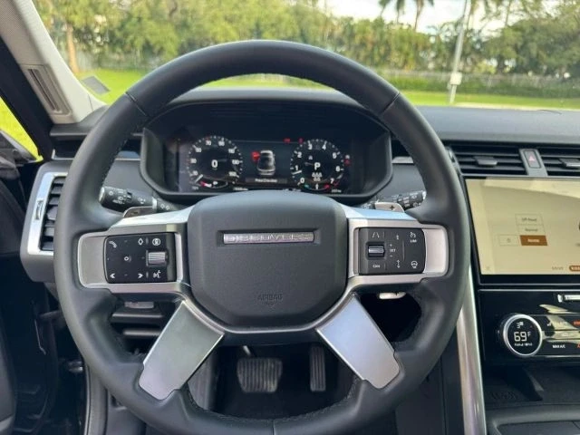 2024 Land Rover Discovery 5th Gen - Image 16 of 21