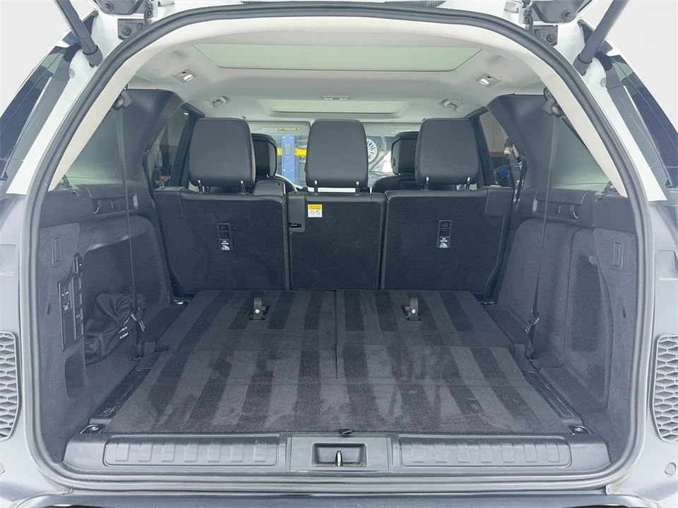 2024 Land Rover Discovery 5th Gen - Image 12 of 12