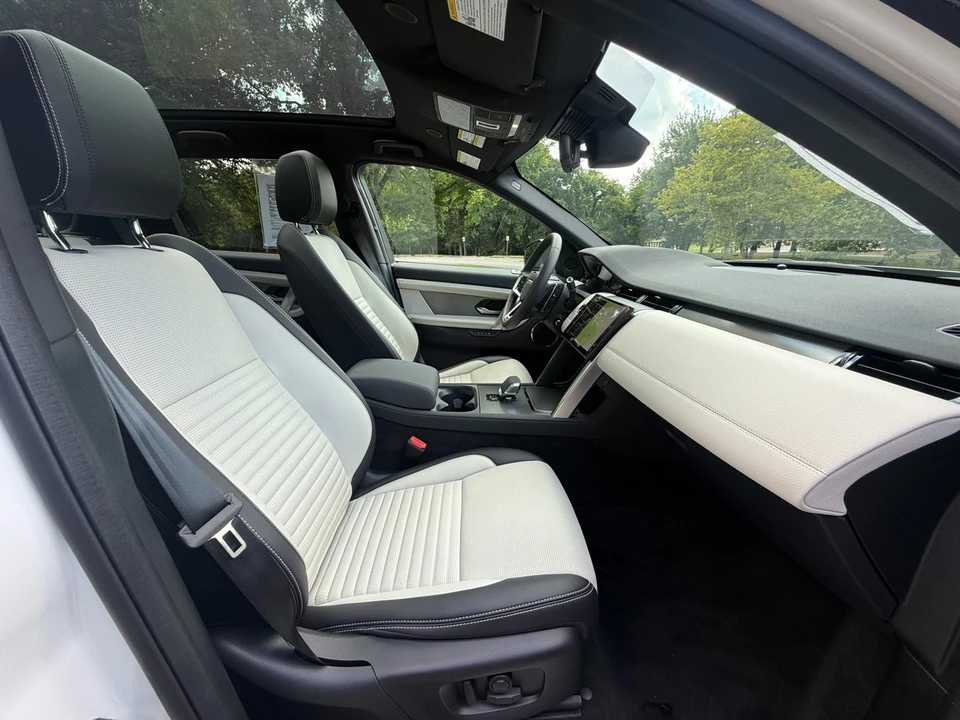 2024 Land Rover Discovery 5th Gen - Image 14 of 21