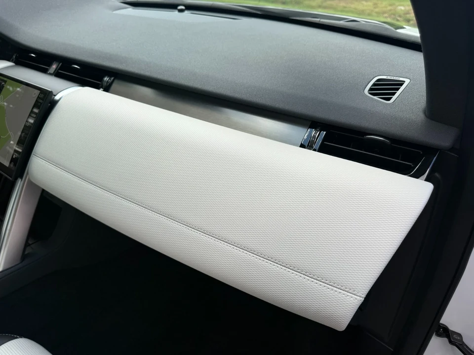 2024 Land Rover Discovery 5th Gen - Image 13 of 21