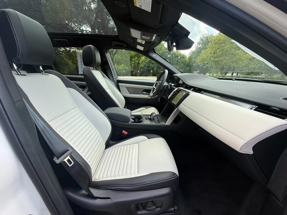 2024 Land Rover Discovery 5th Gen - Image 14 of 21