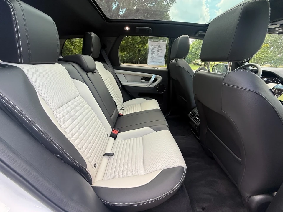 2024 Land Rover Discovery 5th Gen - Image 18 of 21
